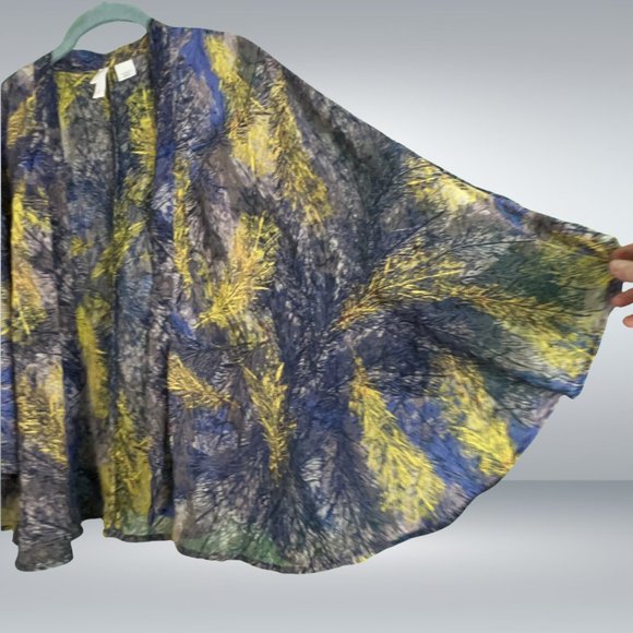 Xhilaration Cropped Flowy Sheer Kimono or Swing Cape - Picture 4 of 4